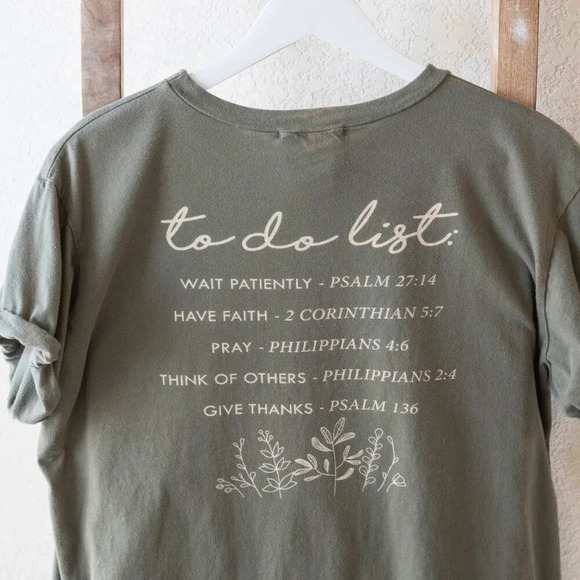 FRENCH PASTRY CHRISTIAN SCRIPTURE TO DO LIST RECIPE OLIVE GREEN TEE SZ XL - Picture 1 of 8